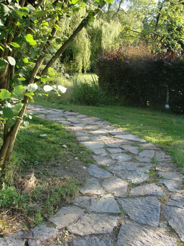 Flagstone pad met Violetto Flagstones
