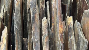 Blue Mozambique Flagstones - gebroken Natuurstenen met vlammende roestaccenten