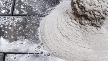 ROMFIX PRO voegmortel aanmaken voor flagstones – nat oppervlak voor verwerken